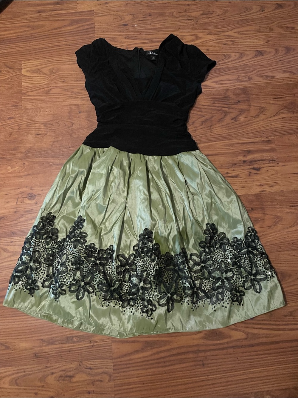 PrettyBlack and Green Short Sleeve Floral Embroidered Sequin Fit-and-Flare Dress
